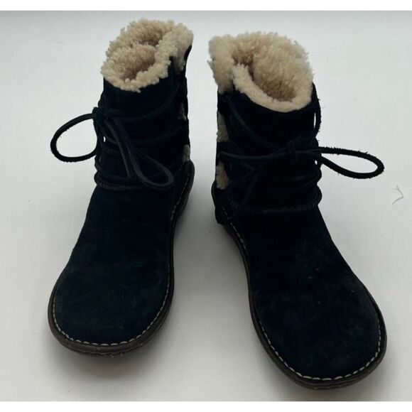 UGG Women’s Caspia Suede Shearling Ankle Boots Size 6 Black Lace Up Winter Shoes - Picture 5 of 8